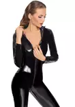 Nainen katsoo alas samalla kun avaa vinyyli catsuit - PVC Housut, Kissapuvut ja Bodyt - L285150410 - 4