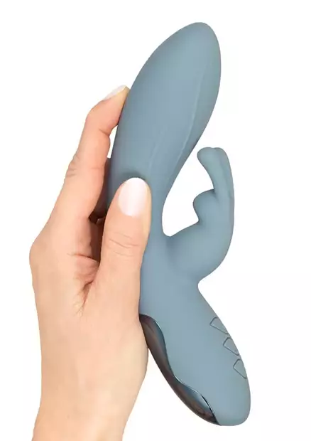 Pupuvibraattori naisen kädessä - Vibraattorit - 4024144486793 - 2