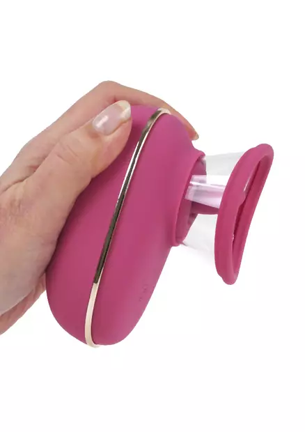 Klitorispumppu naisen kädessä - Klitoriskiihottimet ja Muut Hierojat - 8713221844163 - 2