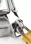 Lukko pujotetaan kivesten taakse tulevan renkaan l=C3=A4pi - Siveysvyöt - 8713221839756 - 4