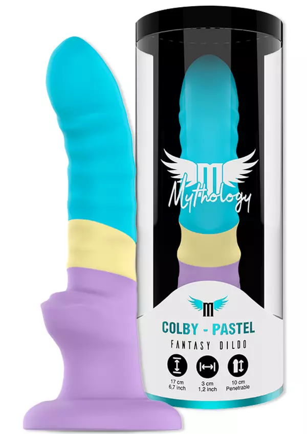 V=C3=A4rik=C3=A4s dildo on k=C3=A4rjest=C3=A4 sininen, keskelt=C3=A4 k=
eltainen ja tyvest=C3=A4 lila. Muoto hieman kaareva ja tyvess=C3=A4 pi=
eni kohouma - Dildot ja Tekopenikset - 8435565937966 - 1