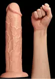 dildo miehen k=C3=A4sivarren vieress=C3=A4 ja ne ovat melkein yht=C3=A4=
 pitk=C3=A4t - Dildot ja Tekopenikset - 6970260907507 - 4